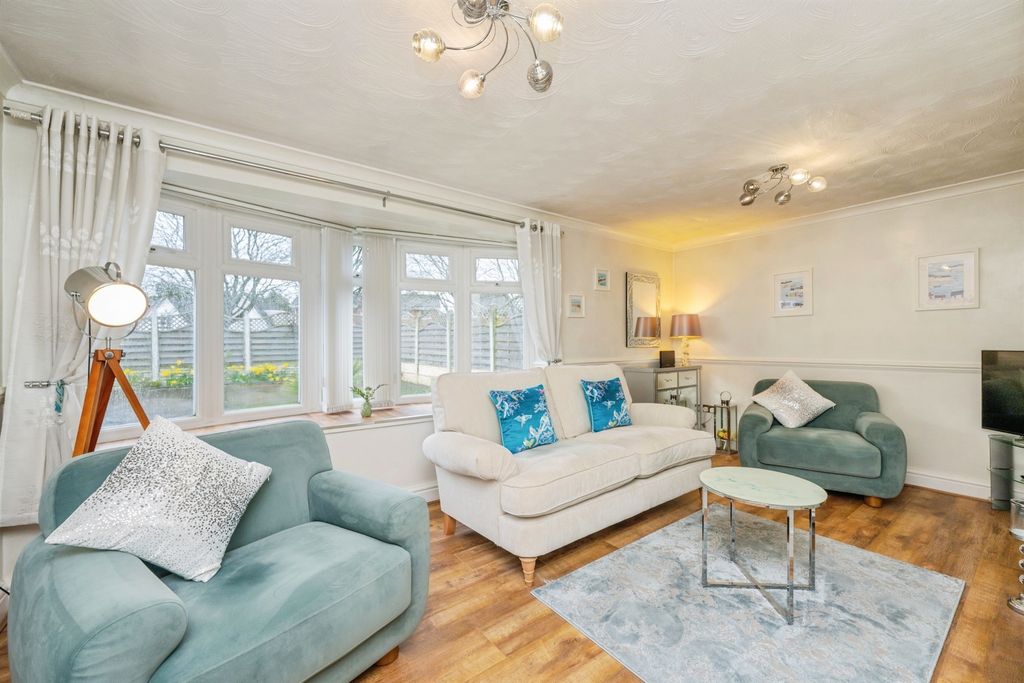 Property photo 2 of 19