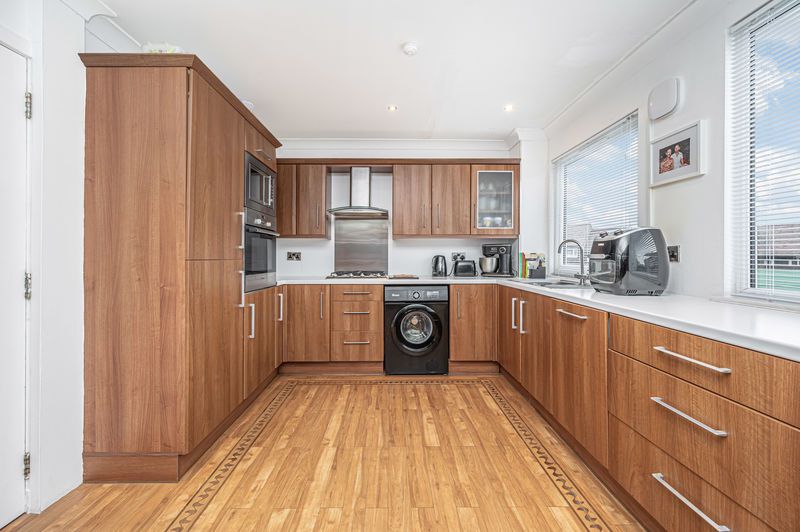 Property photo 2 of 24 Dining Kitchen