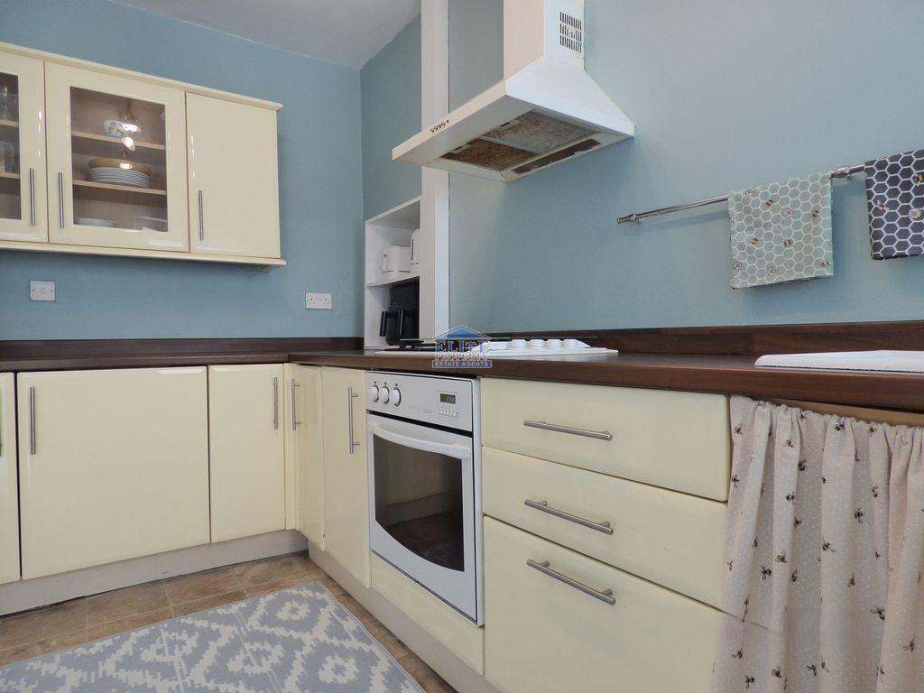 Property photo 2 of 18 Kitchen