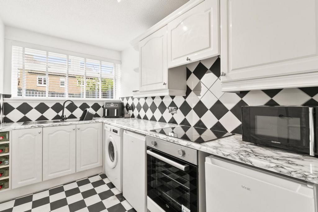 Property photo 3 of 21