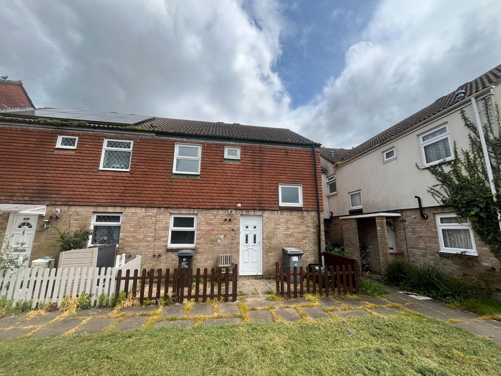 Property photo 1 of 7 3 Bed End Terrace To Rent Birch Drive, Bournemouth Bh8
