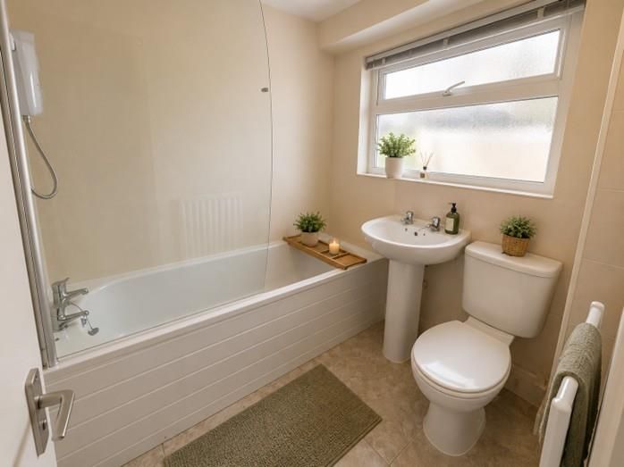 Property photo 3 of 9 Bathroom Photo - Maisonette 158 Upper Lewes Road M