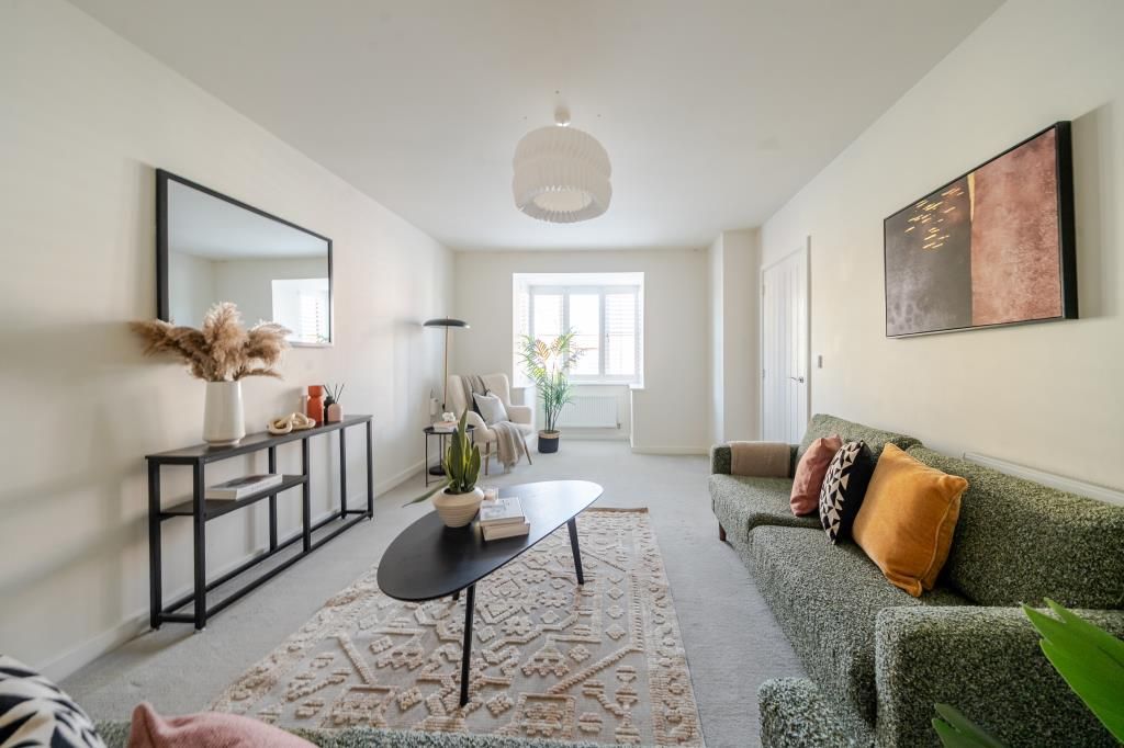 Property photo 3 of 17 Living Area