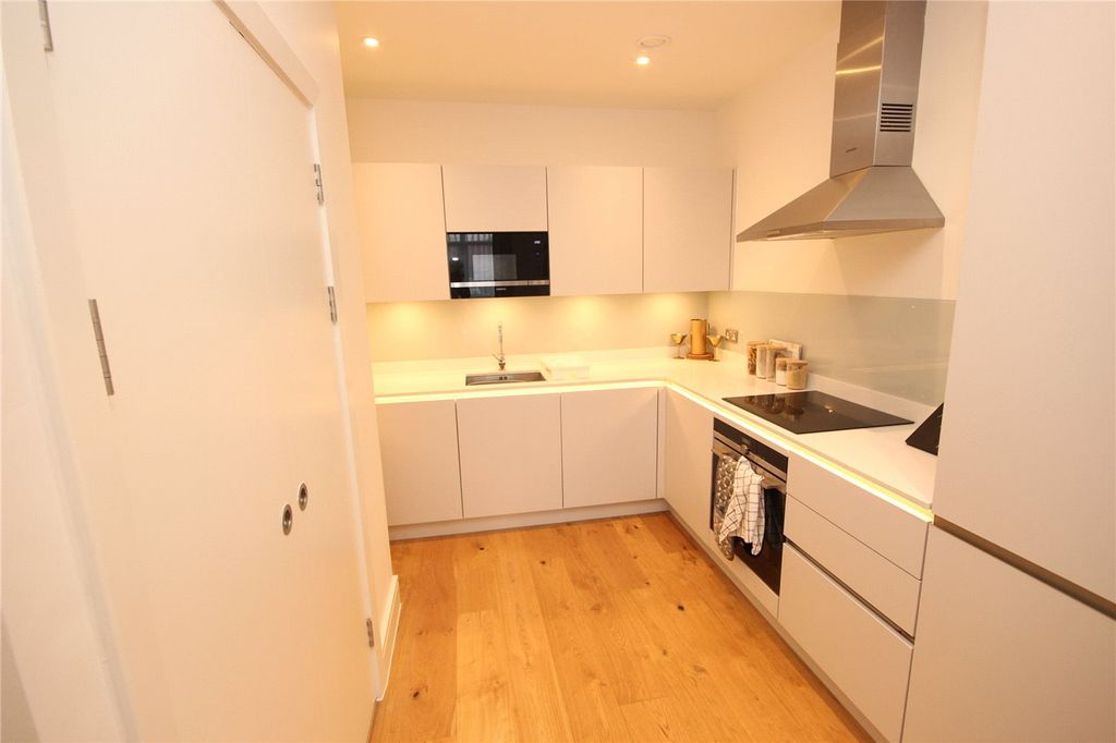 Property photo 3 of 9 Kitchen