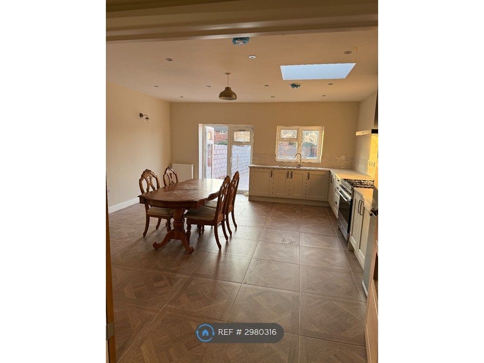 Property photo 2 of 12 Kitchen