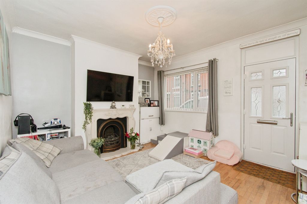 Property photo 2 of 13