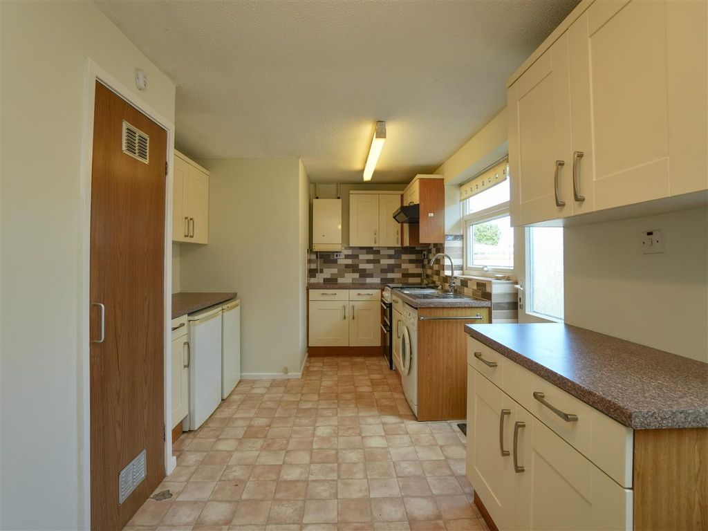 Property photo 3 of 13 Kitchen Diner
