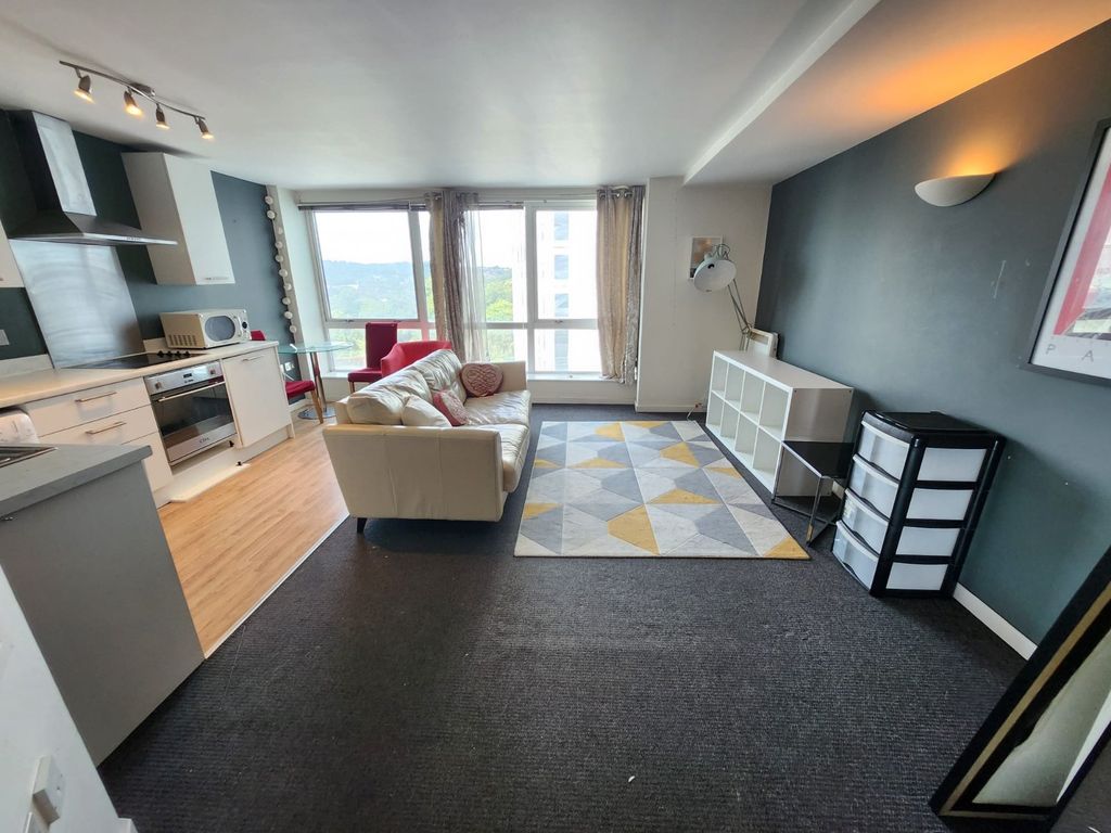 Property photo 2 of 7 Picture No. 18