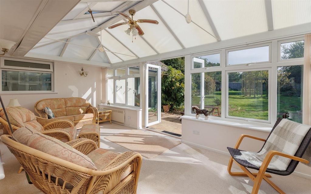 Property photo 3 of 26 Conservatory With Views