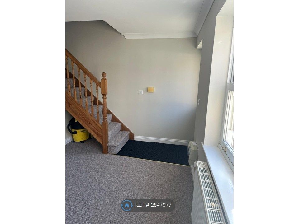 Property photo 3 of 12 Entrance