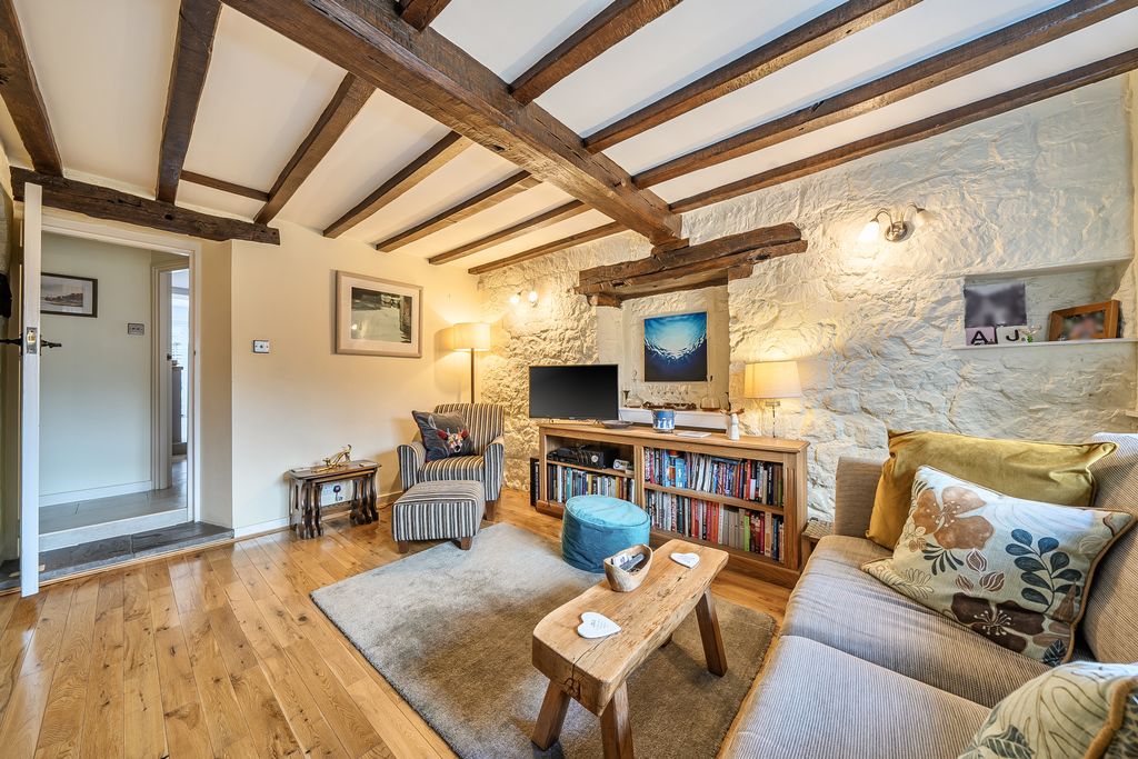 Property photo 3 of 19