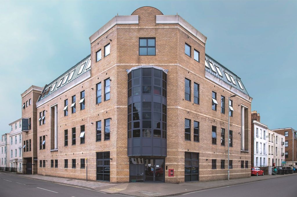 Property photo 1 of 5