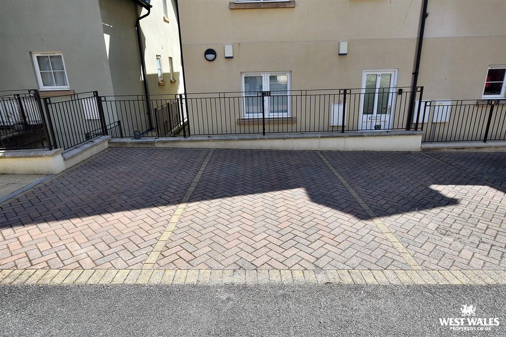 Additional image 12 of 2 bed flat for saleSt. Brides Hill, Saundersfoot SA69