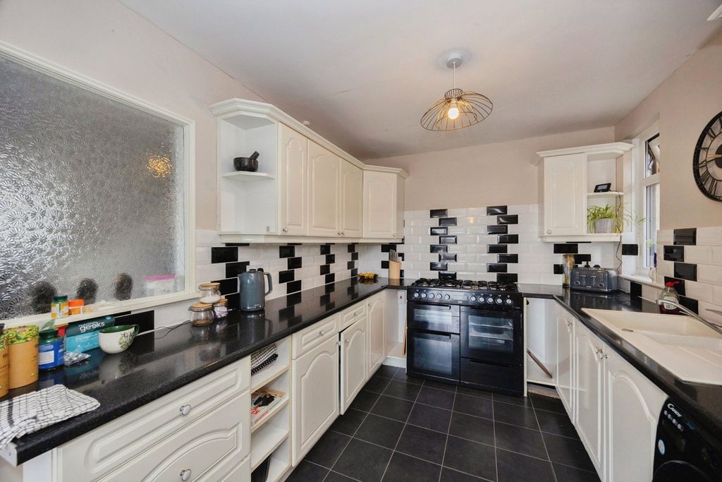 Property photo 3 of 15 Picture No. 08