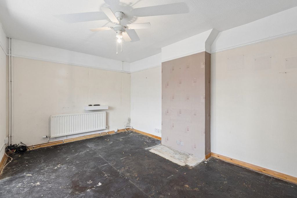 Property photo 2 of 19 Photo 7