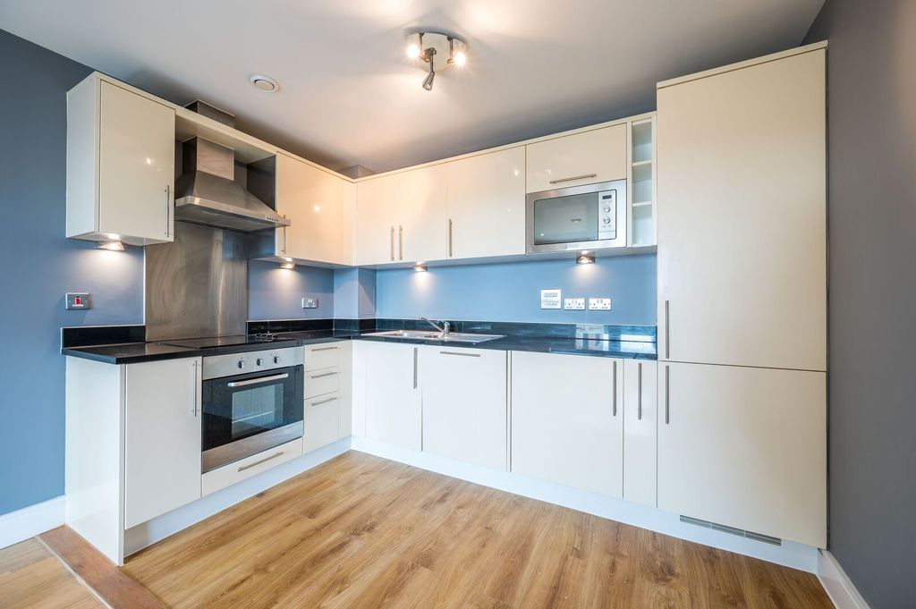Property photo 2 of 7
