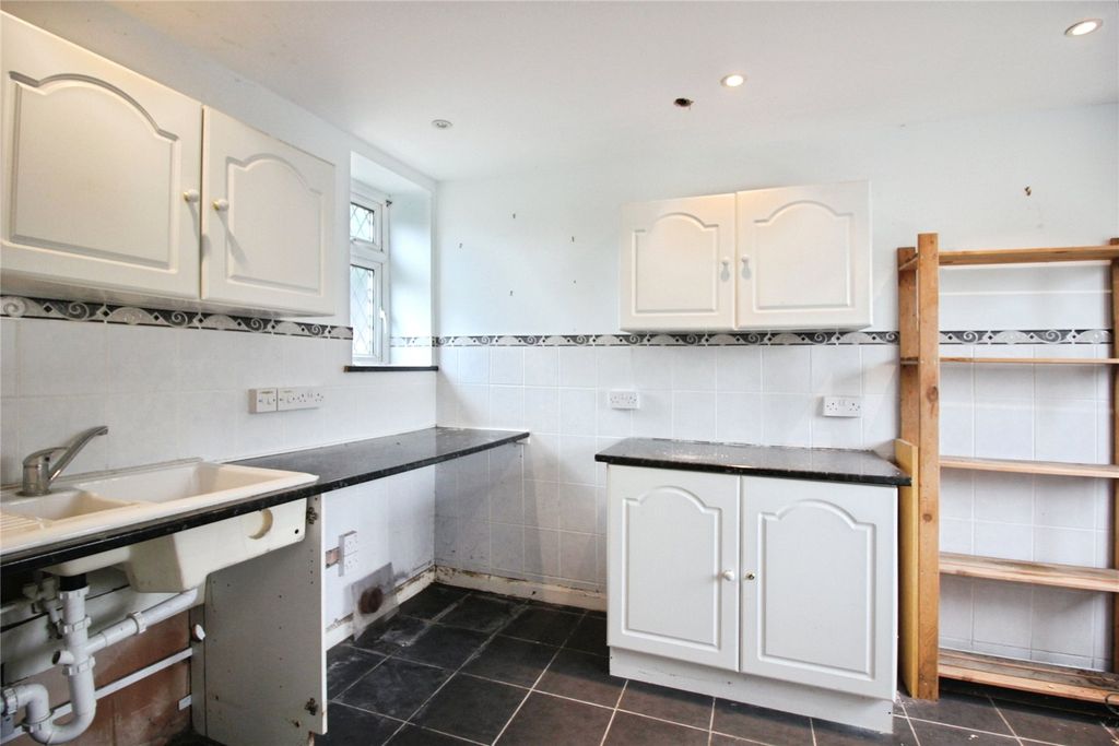 Property photo 3 of 8 Picture No. 22