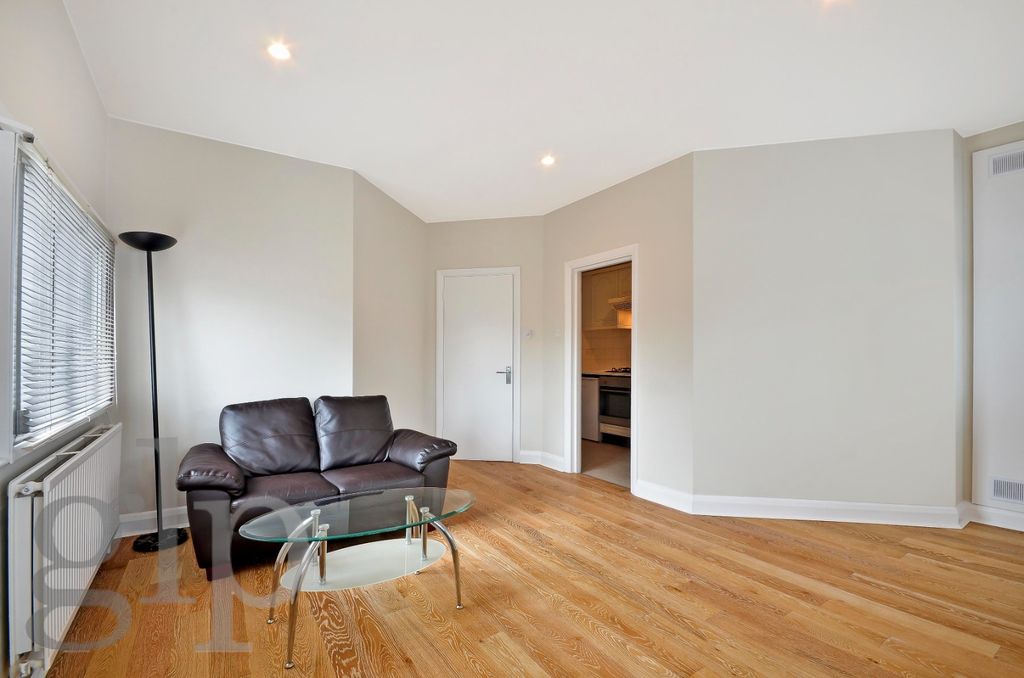 Property photo 1 of 8 496670