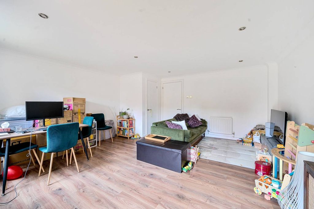 Property photo 3 of 15