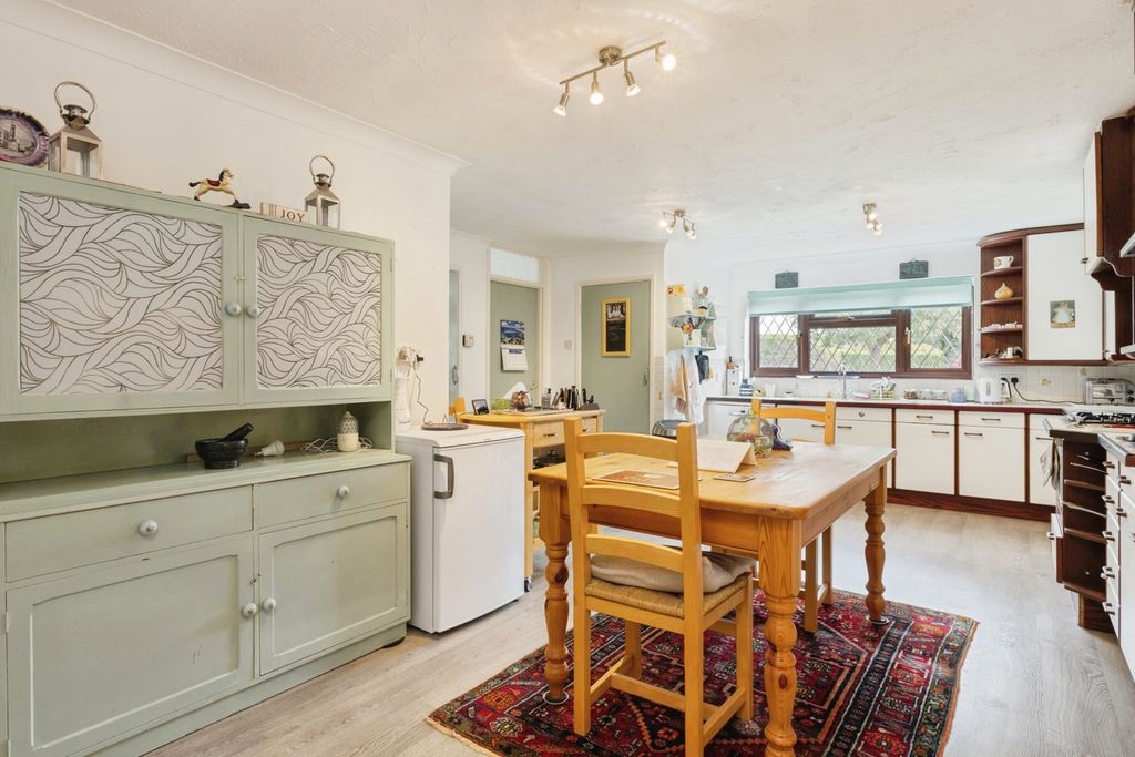 Property photo 3 of 19 Pbox-Img.Jpg
