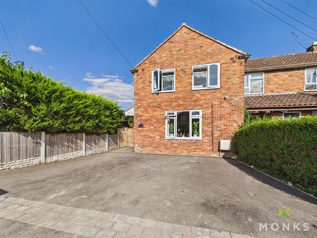 Property photo 1 of 17 Cam01420G0-Pr0977-Still026.Jpg