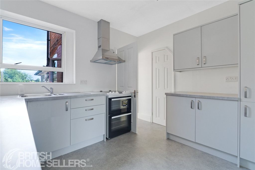 Property photo 2 of 15 Picture No. 05