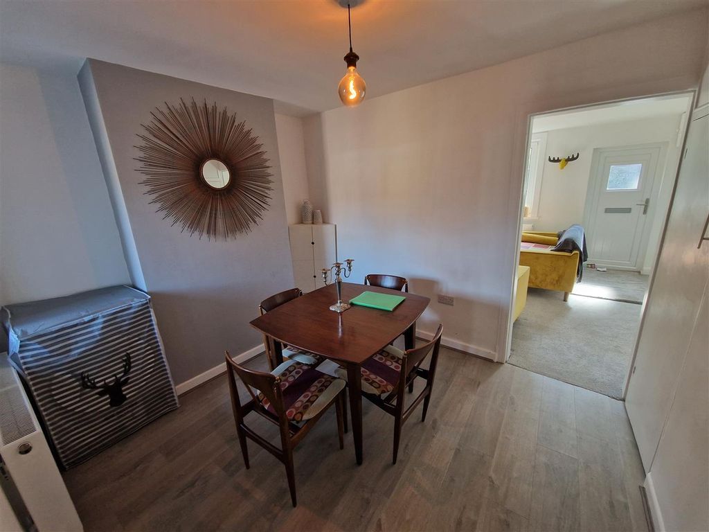 Property photo 3 of 11 Dining Room
