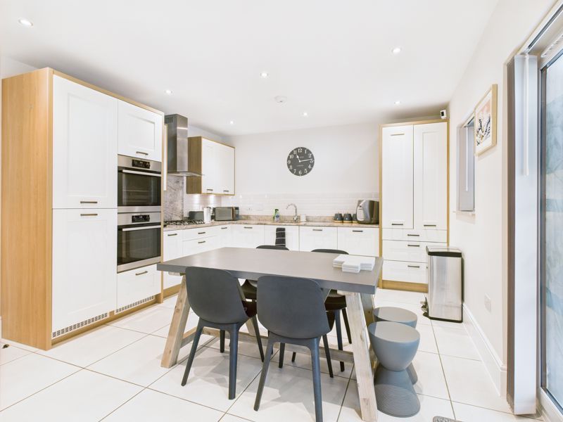 Property photo 3 of 10 Kitchen/Diner