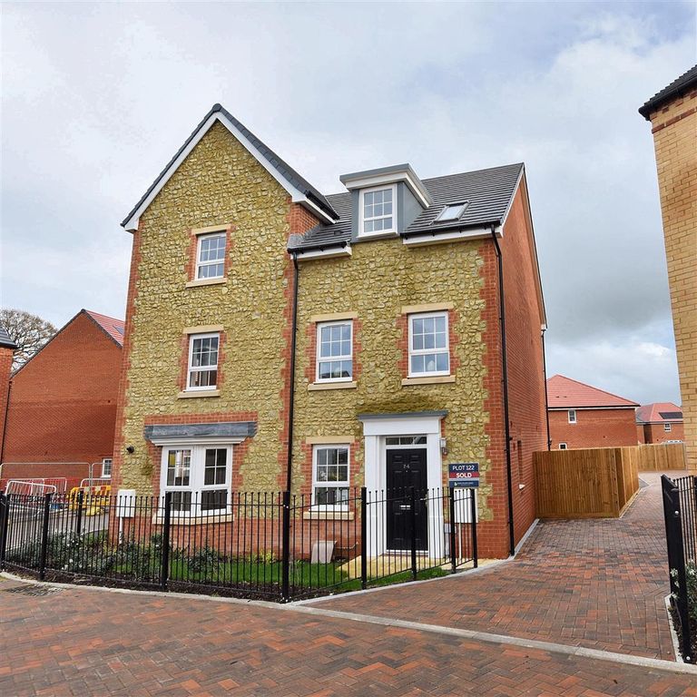 Property photo 1 of 10 Example Front