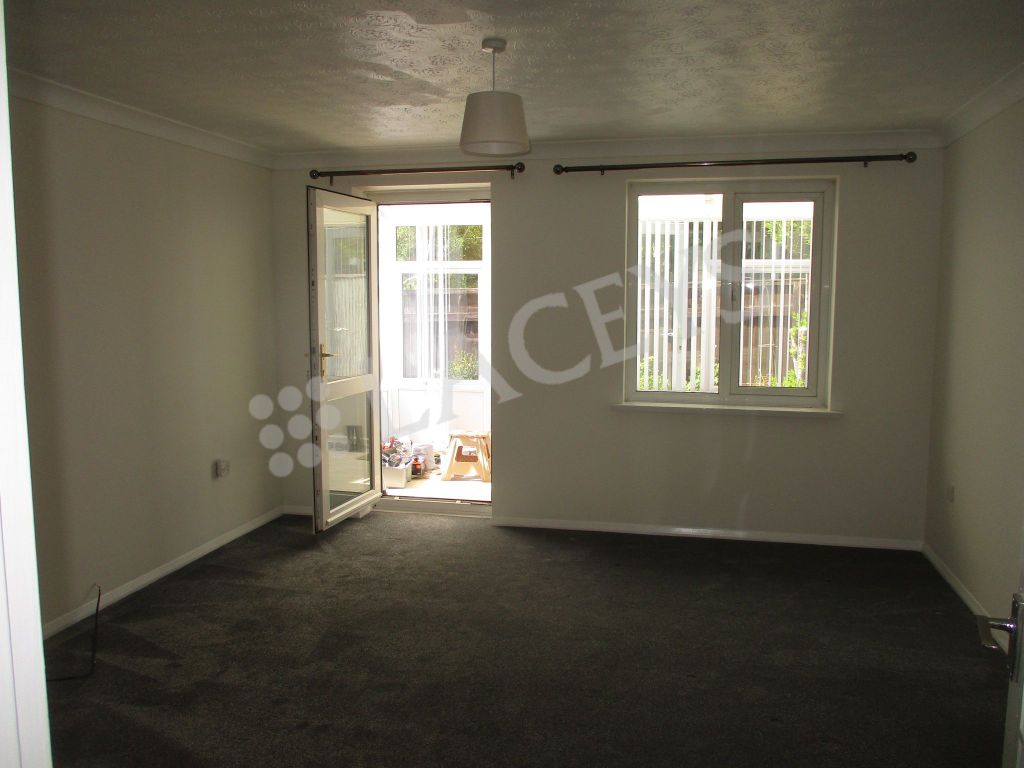 Property photo 2 of 9 Lounge