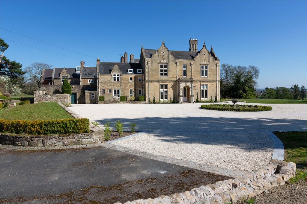 Property photo 3 of 38 Front Aspect