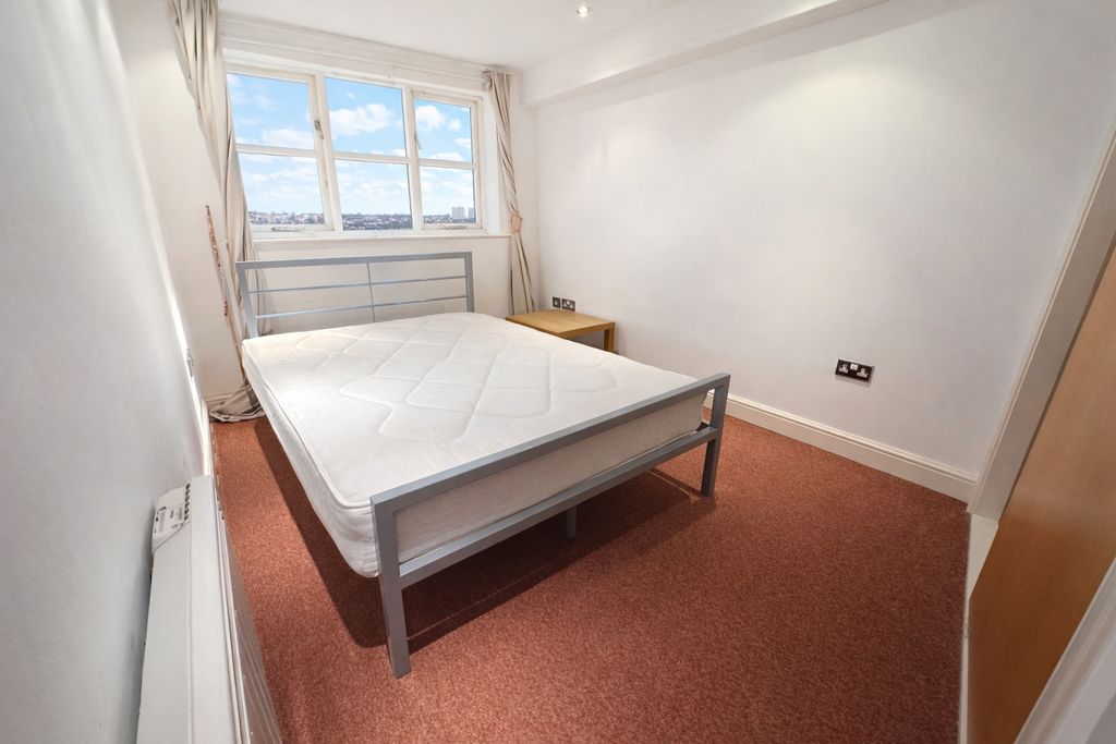 Property photo 3 of 6 Picture No. 19