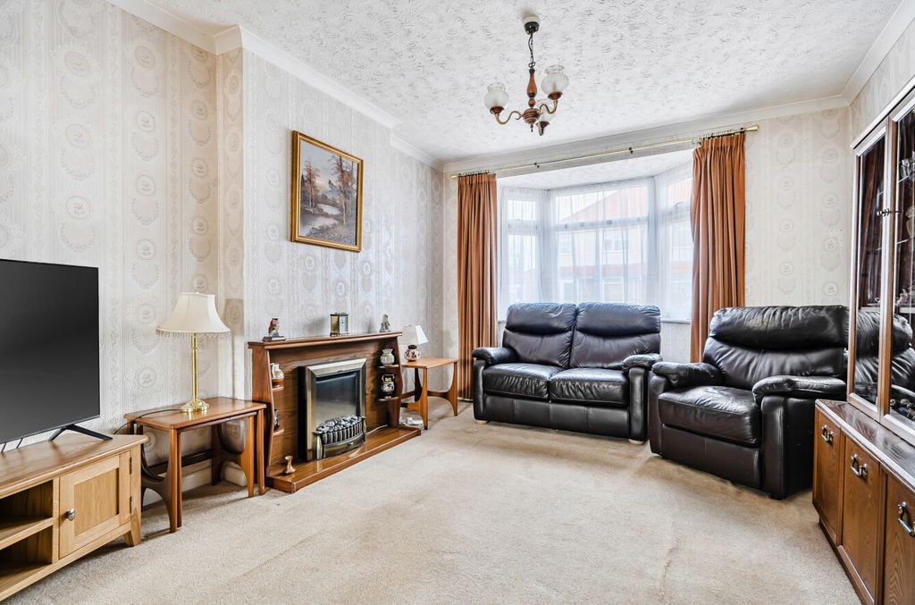 Property photo 3 of 12 1434650-10-69c3d3...