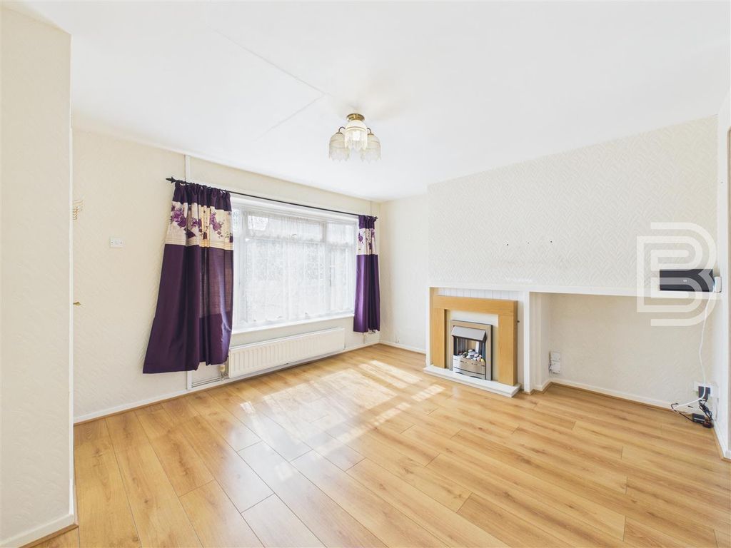 Property photo 3 of 17 Cam05587G0-Pr0156-Still005.Jpg