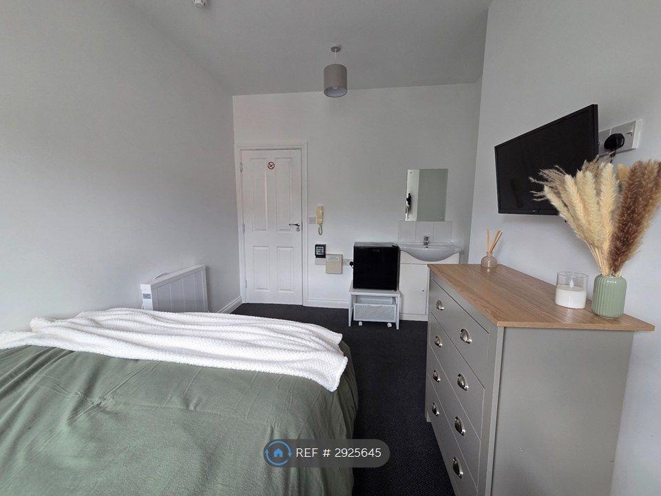 Property photo 3 of 14 Room 3 - Double Room - £625Pcm