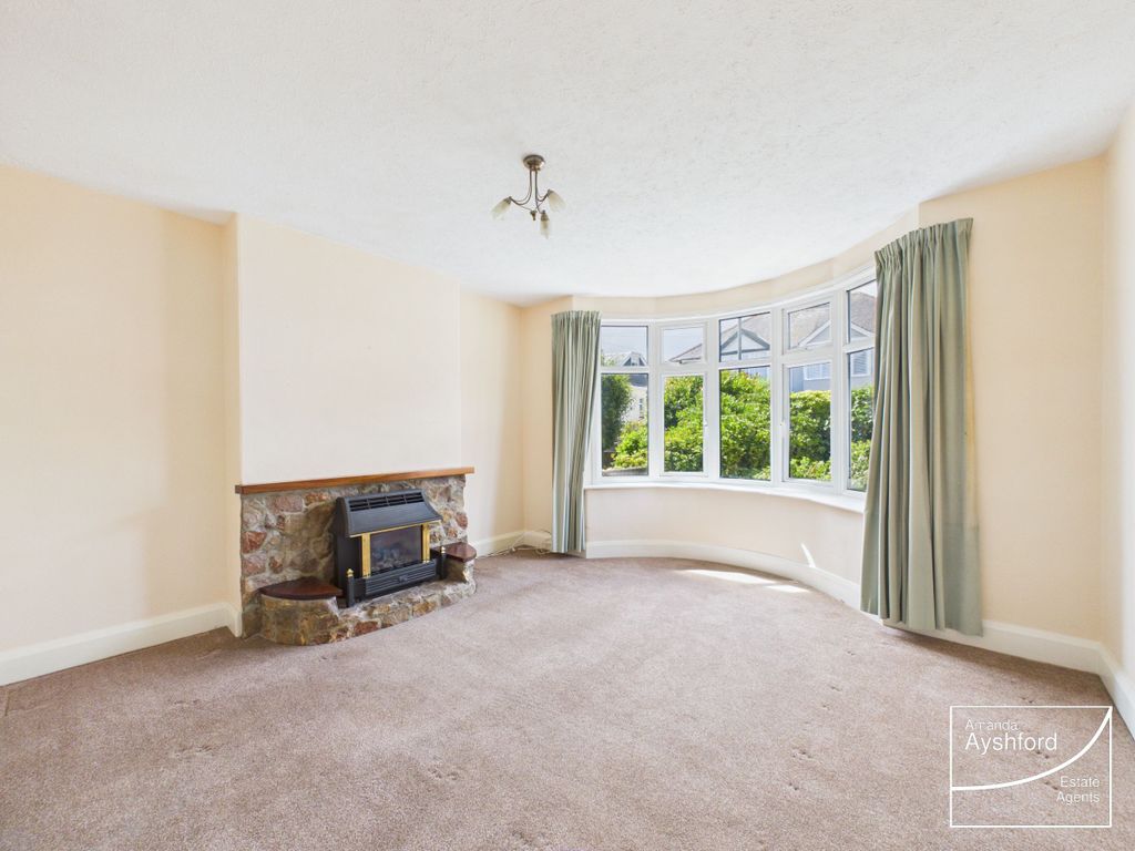 Property photo 2 of 27