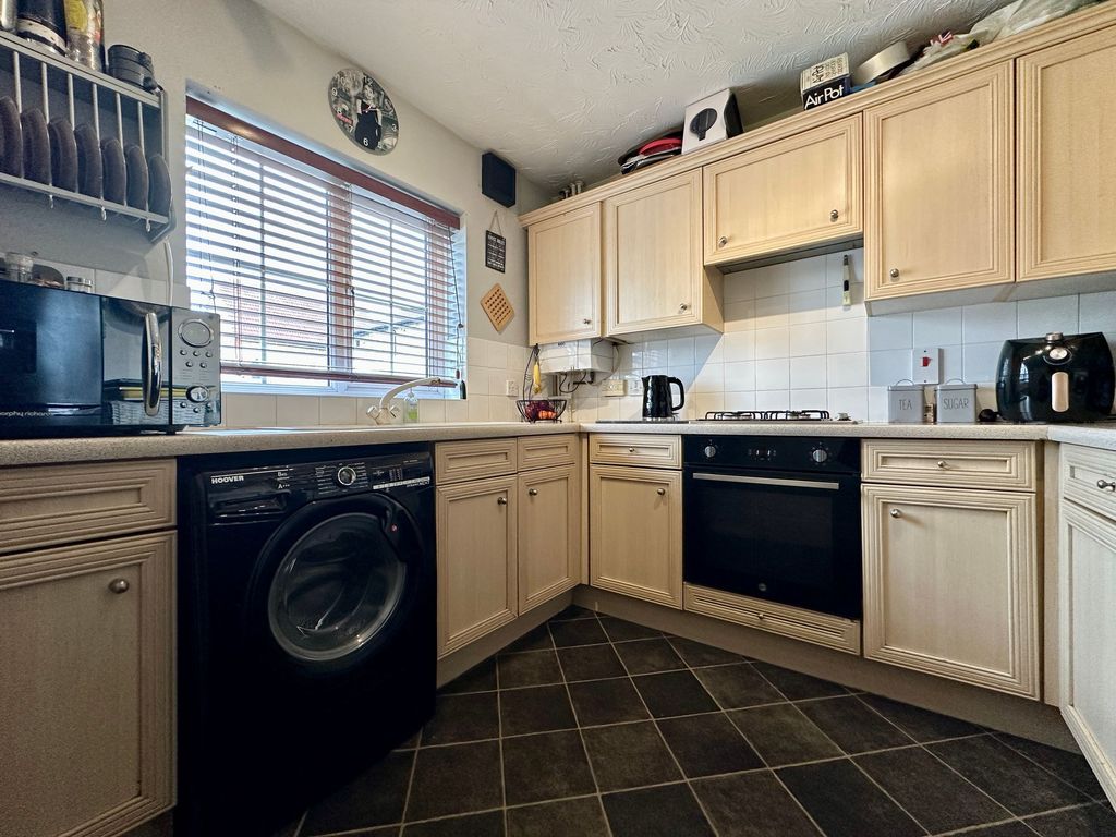 Property photo 2 of 15 Kitchen