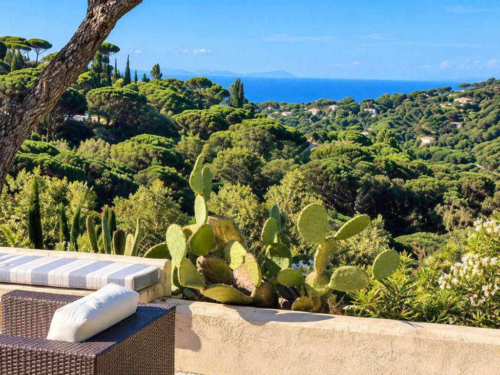 Property photo 1 of 15 La Croix-Valmer Gigaro Sea View And Beach Within Walking Distance To This Very Beautiful End-Of-Terrace Mas