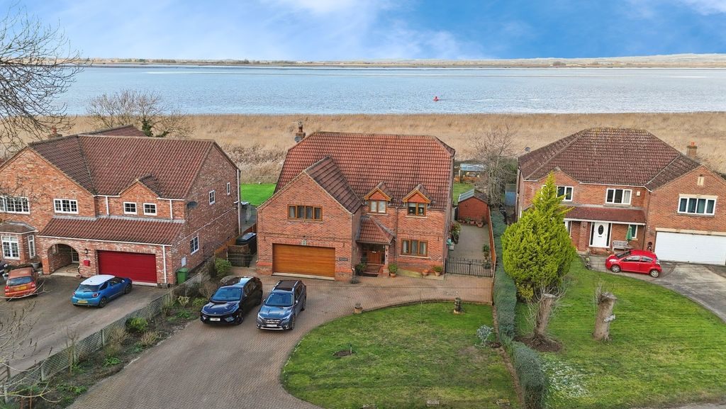 Property photo 1 of 22 4701631