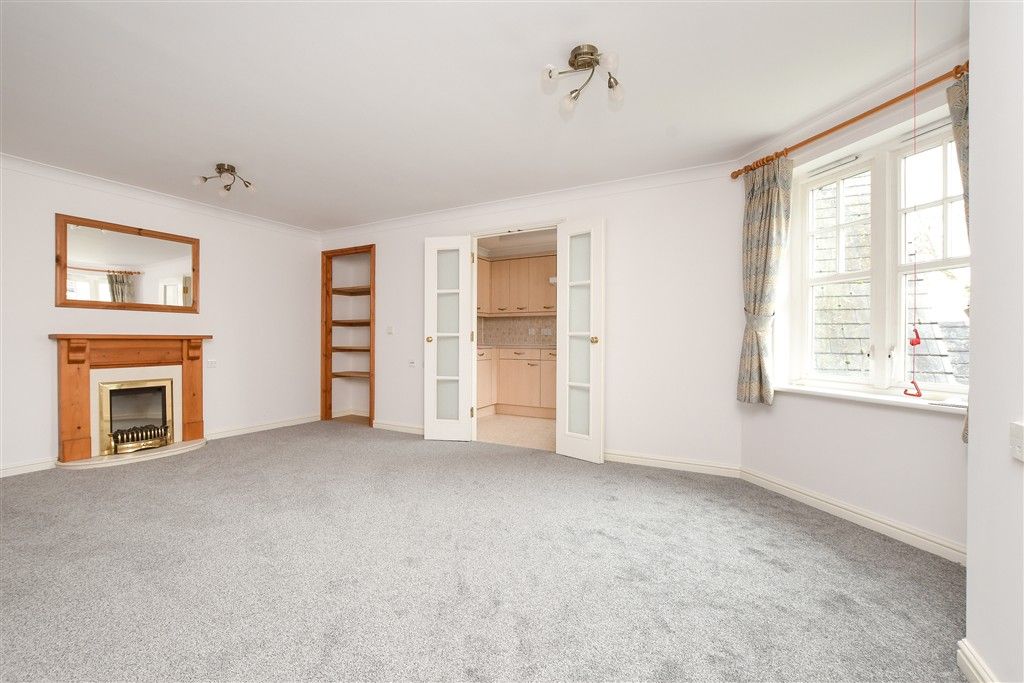 Property photo 3 of 18 Lounge/Diner