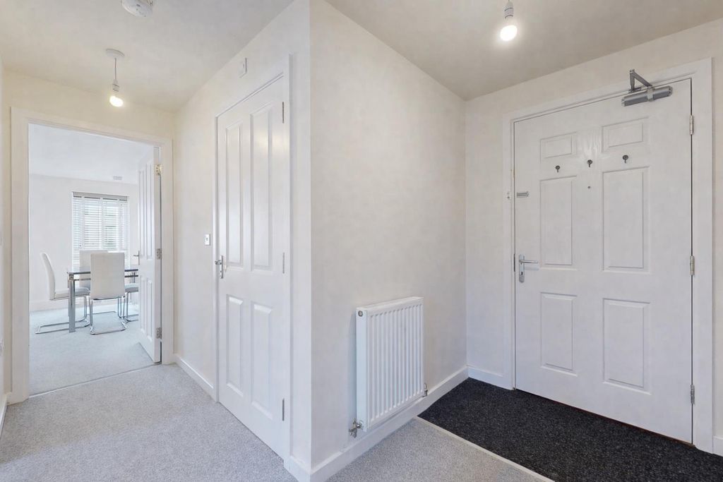 Property photo 3 of 12 1737C2Db-9604-4A31-BA49-C2F815Beea80.Png