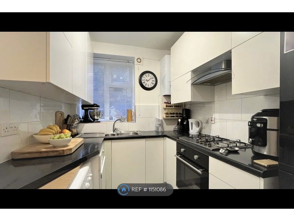 Property photo 3 of 9 Kitchen