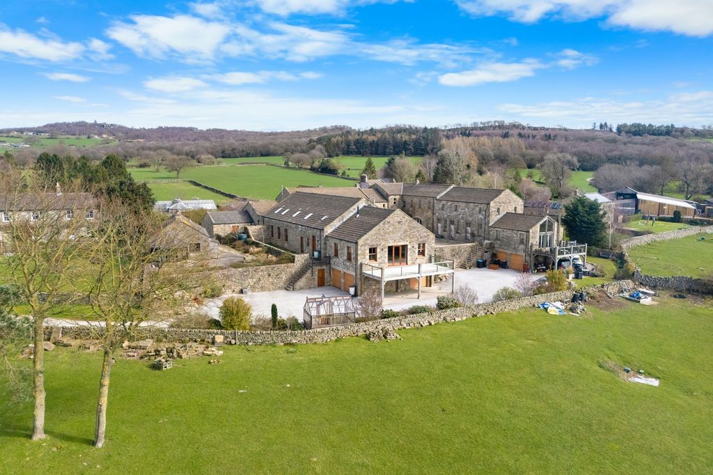 Property photo 1 of 24