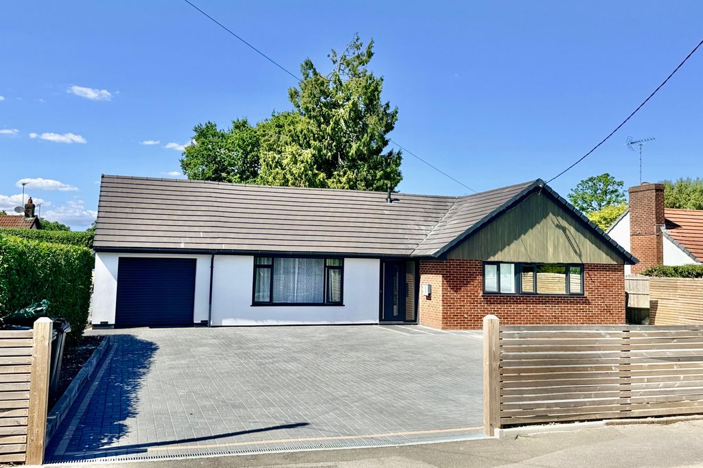 Property photo 1 of 28 Four Bedroom Detached Bungalow Laurel Lane