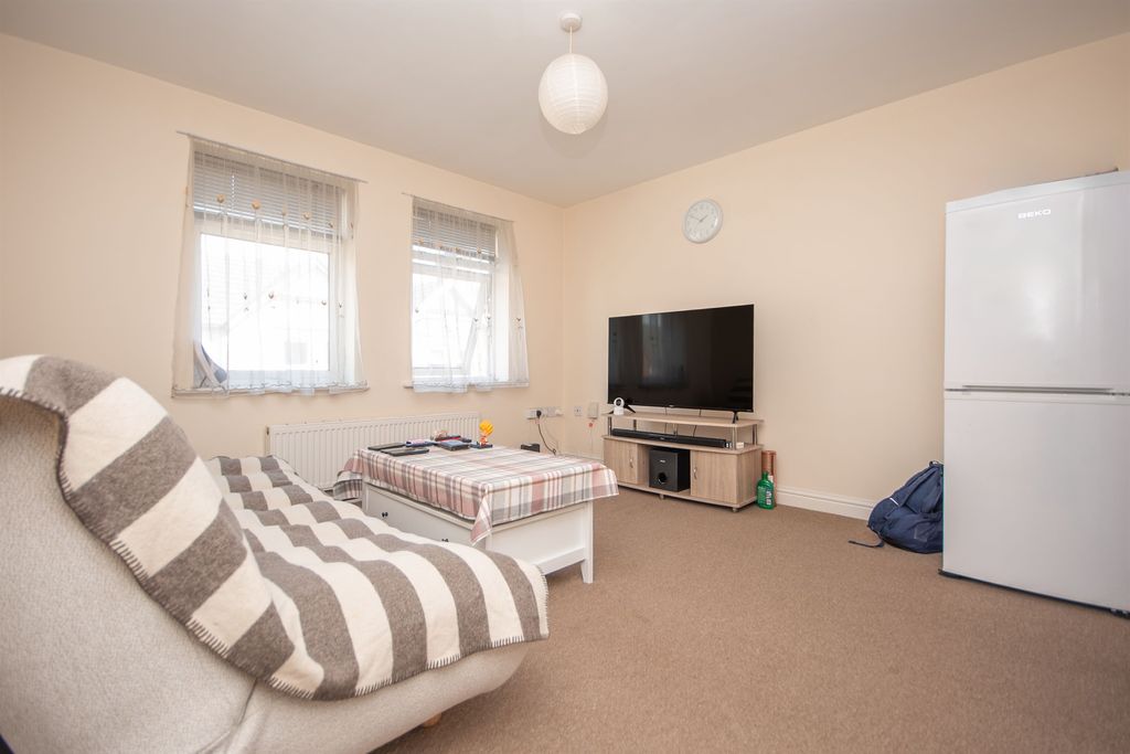 Property photo 2 of 6