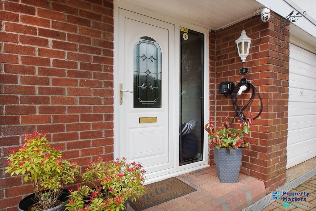 Property photo 2 of 22 Entrance