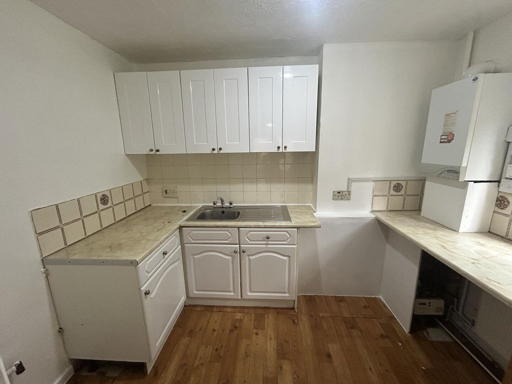 Property photo 1 of 7 Kitchen