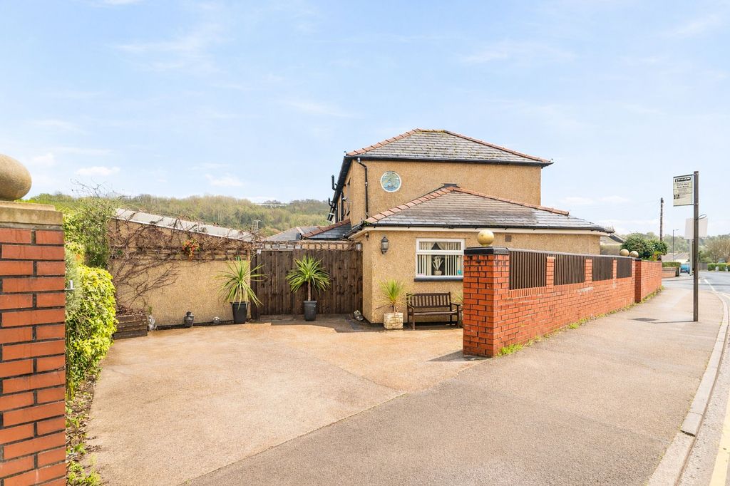 Property photo 1 of 26