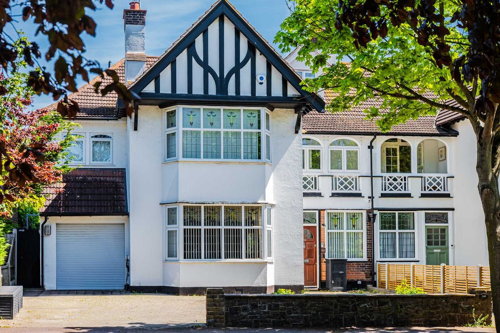 Property photo 2 of 37