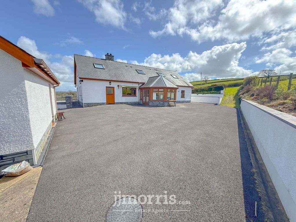Property photo 3 of 57